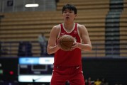 星亿娱乐视讯游戏-13分7板！杨瀚森工作室：赛程密集路途波折 每一场都是硬仗与考验
